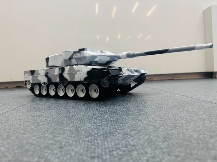 RC Panzer German Leopard 2A6 Schnee Tarnung Lackiert Heng Long 1:16 mit Stahlgetriebe -2,4Ghz V7.0 - Image 7