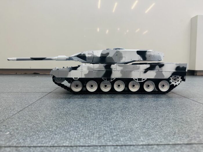 RC Panzer German Leopard 2A6 Schnee Tarnung Lackiert Heng Long 1:16 mit Stahlgetriebe -2,4Ghz V7.0 - Image 9