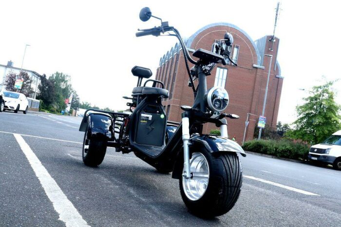 E-Scooter mit Straßenzulassung - drei Räder Trike 35km/120km Reichweite