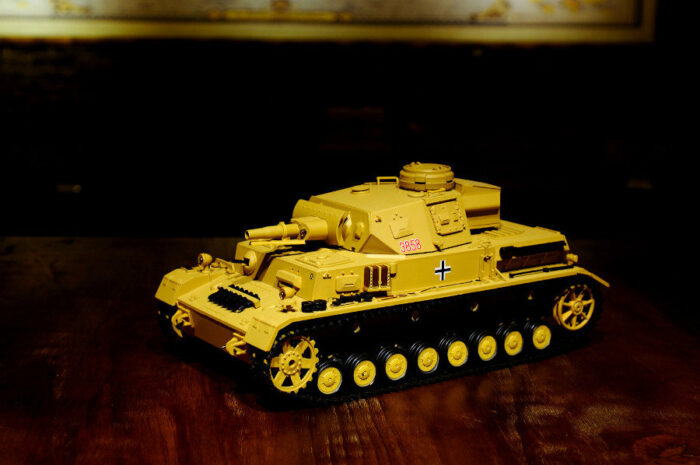 RC Panzer Kampfwagen IV Ausf.F-1 Heng Long 1:16 Sandfarbe mit Rauch und Sound, Stahlgetriebe und 2,4Ghz+V7.0 - Image 13