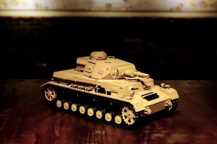 RC Panzer Kampfwagen IV Ausf.F-1 Heng Long 1:16 Sandfarbe mit Rauch und Sound