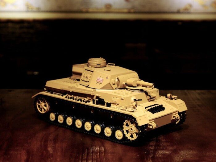 RC Panzer Kampfwagen IV Ausf.F-1 Heng Long 1:16 Sandfarbe mit Rauch und Sound